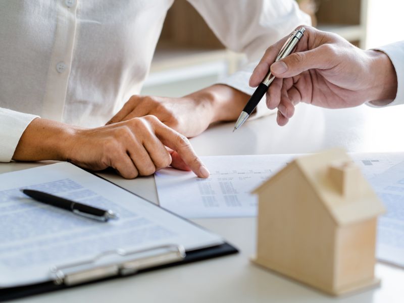 Cómo montar una inmobiliaria: requisitos y licencias